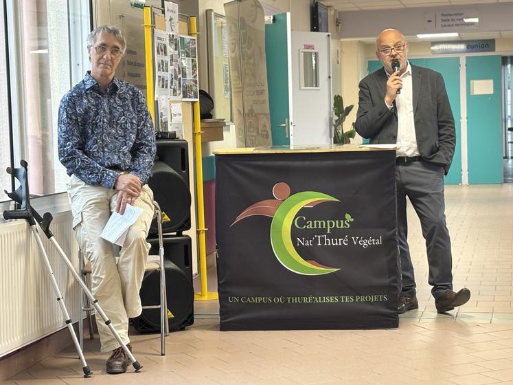 Stéphane Cothet et Benoît Musseau, président du CA et directeur du lycée, ont détaillé les raisons de cette évolution.