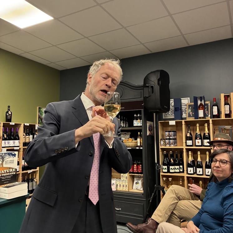 Le biologiste Marc-André Selosse a captivé son auditoire en présentant le rôle des tannins dans le vin.