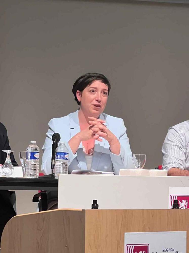 Coralie Dénoues, présidente du Conseil départemental des Deux-Sèvres, lors de l'AG de la Coop de l'eau 79, le 9 avril.