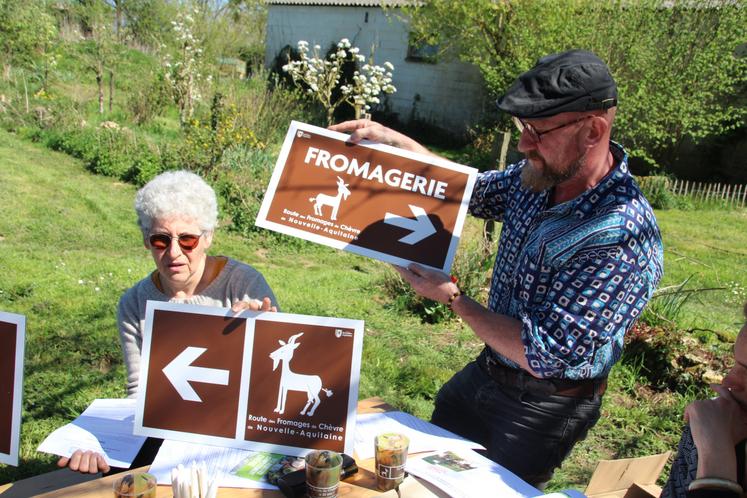 Une nouvelle signalétique va orienter les visiteurs sur le chemin des fromages de chèvres de la région.