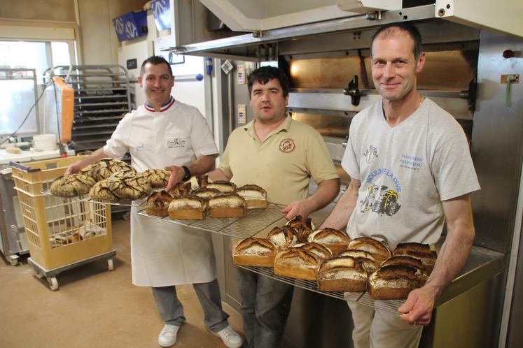 Les artisans se sont retrouvés à Dorée mie, la boulangerie de Jean-Louis Lepeletier (premier plan).