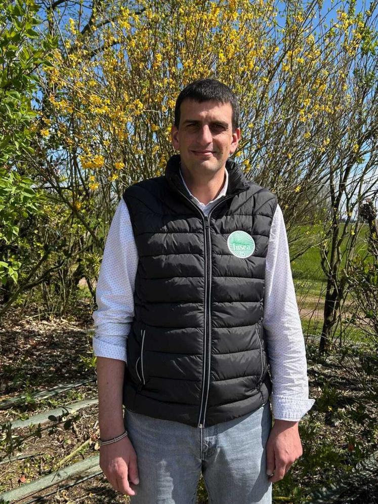 Agriculteur en conservation des sols à Thouars, Jean-Baptiste Rasillard succède à Denis Mousseau.