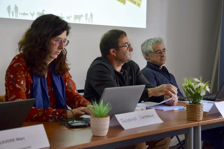 De gauche à droite : Laurianne Tavernier (DDETSPP), le président du GDS 16 Bruno Hallais et le directeur Jacques Jauffreau.