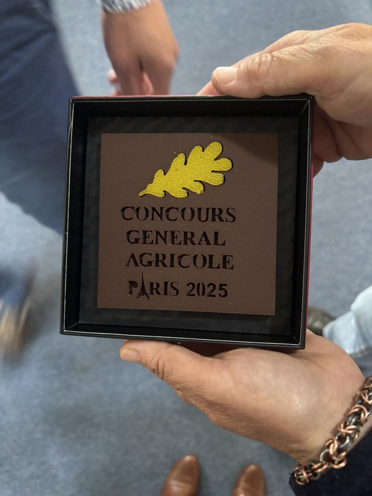 Les agriculteurs ont reçu une médaille en chocolat, signée Fink.