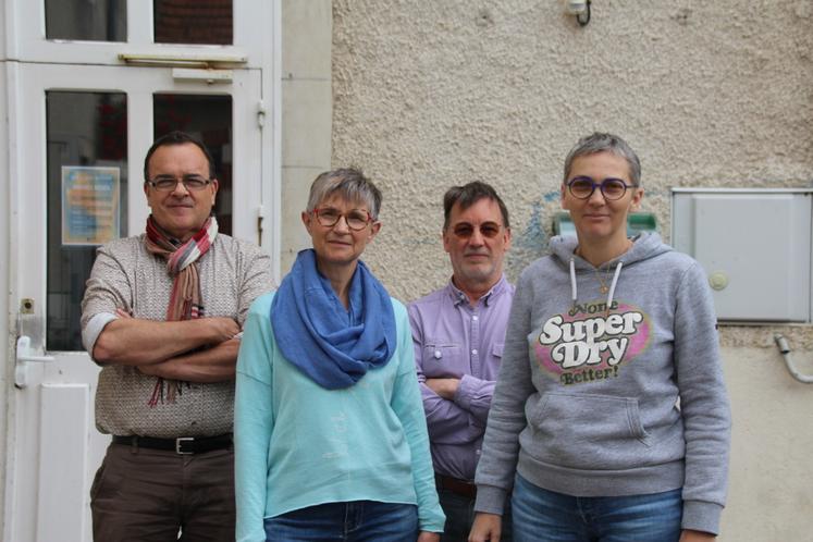 De gauche à droite, Samuel Arlaud, Mathilde Duris et Éric Dauchier, coprésidents de la MJC Claude Nougaro et Carole Maire, la directrice, attendent plus de mobilisation des élus pour sauver la structure.