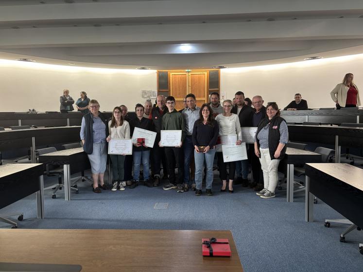 Aux côtés des agriculteurs primés, plusieurs OPA de la Vienne.