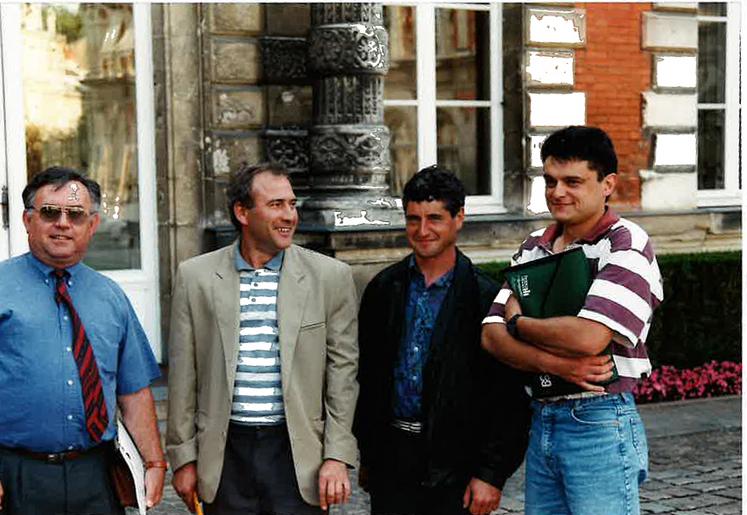 En 1995, Olivier Mallécot présidait la FNSEA 86. ici en présence d'Odet Triquet.