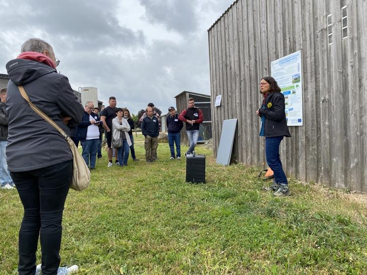 À droite, Sandra Novak, ingénieure de l'Inrae, présente le programme OasYs. Le système a permis de rétribuer plus de 3 Smic par UMO en 2022, malgré des conditions météo difficiles.