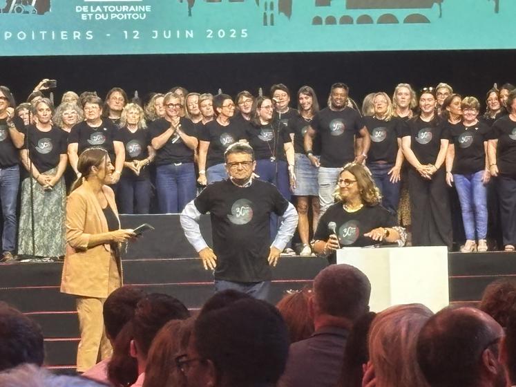 Odet Triquet et Nathalie Mourlon, avaient invité les salariés, qui ont fait un concert pendant la soirée à laquelle était aussi conviés les clients et partenaires.
