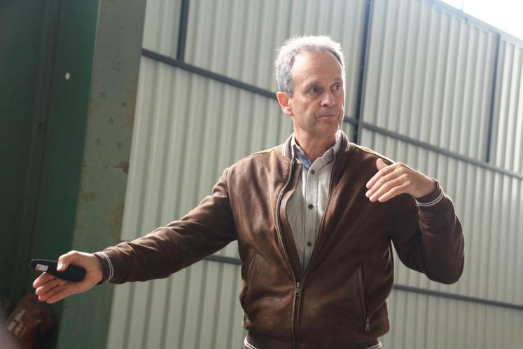 "Il faut apprendre à intensifier autrement, en utilisant la fertilité endogène des sols", insiste Jean-Pierre Sarthou.