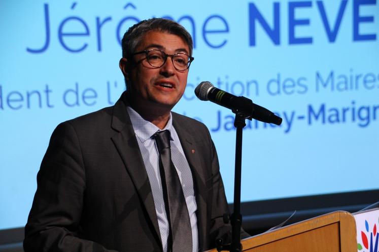 Les maires de la Vienne sont devant un mur financier, observe Jérôme Neveux.