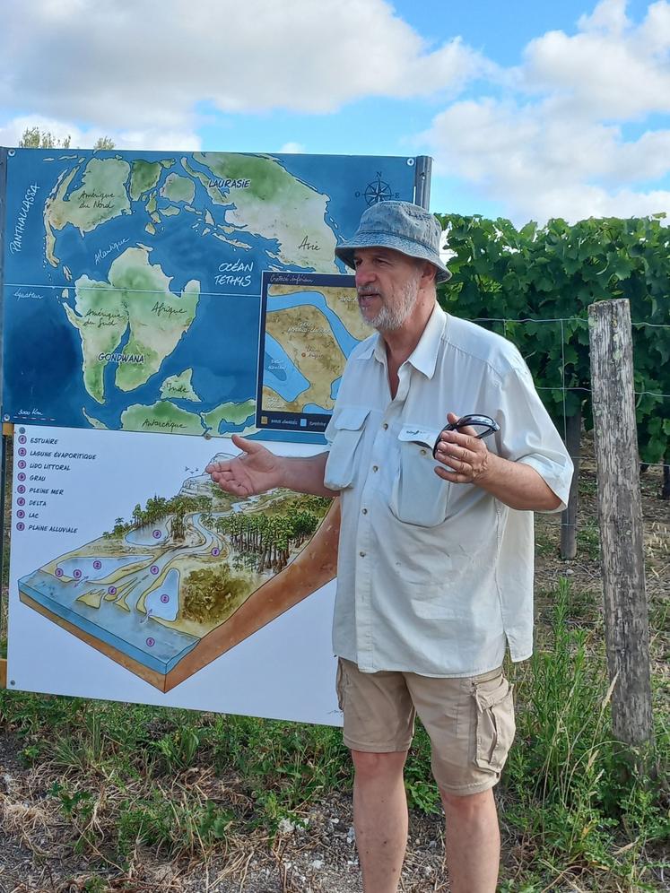 Jean-François Tournepiche, aujourd'hui en retraite, continue de suivre le chantier de fouilles.