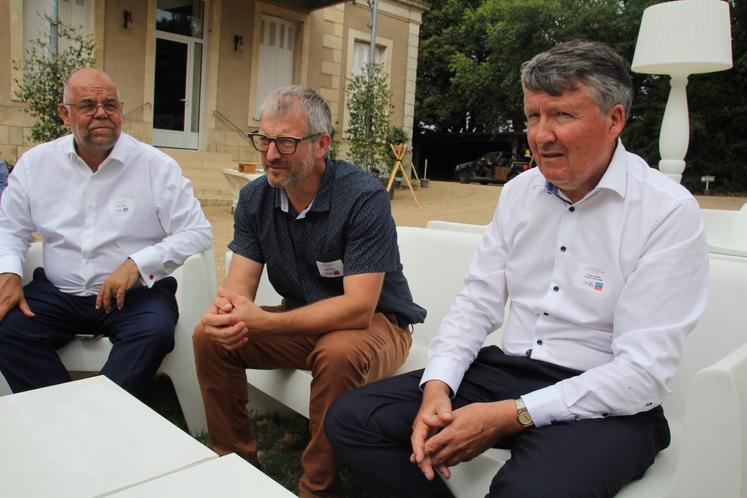 Faute de visibilité, les entreprises de la Vienne ont du mal à investir et retardent des recrutements, notent les responsables du Medef et de l'UIMM de la Vienne.