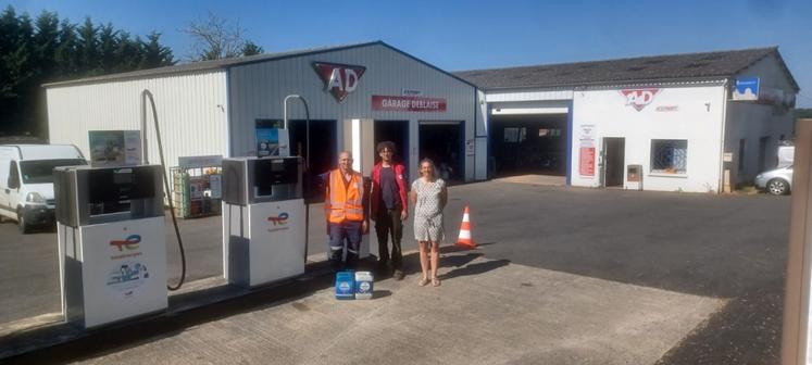 Jérôme et Lolita Deblaise sont co-gérants de la station-service TotalEnergies de Saint-Pierre-de-Maillé.