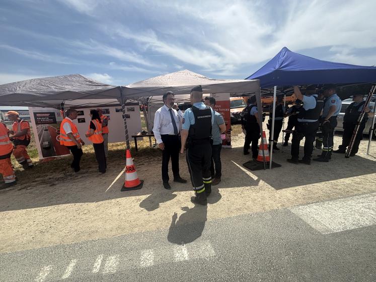 Le Préfet a participé à cette action, qui se tenait sur la nationale 10.