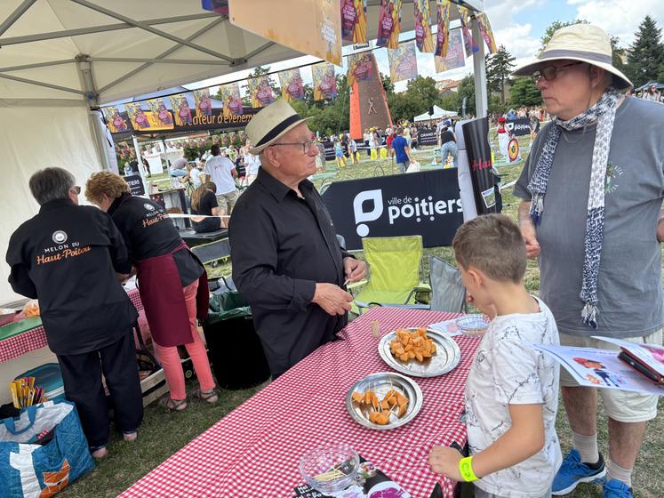 Les melons du Haut Poitou étaient présents à l'arrivée à Poitiers.