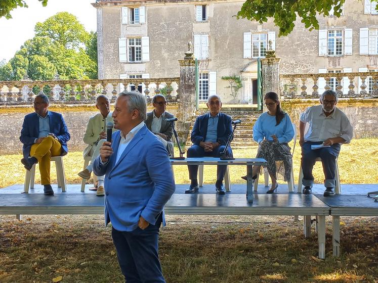 Le festival a accueilli des personnalités du monde de la culture, du journalisme et de la politique.