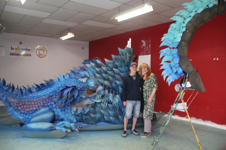 En début de semaine Mehmed Hasic et Estelle Huillon avaient encore beaucoup de travail autour de leur dragon qui fera sa première apparition sur la Gartempe, ce lundi 14 juillet.