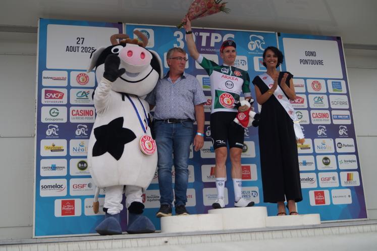 La vache du beurre Charentes-Poitou s'affiche aussi sur le podium.