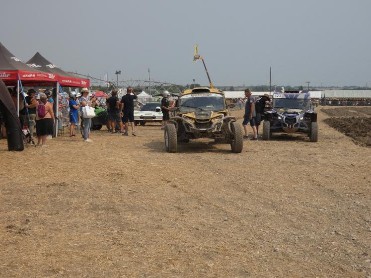 Outre le traditionnel baptême de tracteurs, des baptêmes de buggies étaient proposés par l'association Dunes et marais sur la piste de course. L'argent récolté à cette occasion doit permettre de financer des programmes de plantation de haies.
