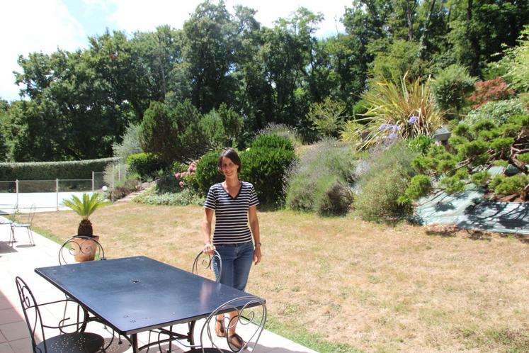 Lucie Simar est à la tête du Domaine de la Cadoue à Marçay : l'exploitation agricole ainsi que les gîtes et chambres d'hôtes à Marçay.