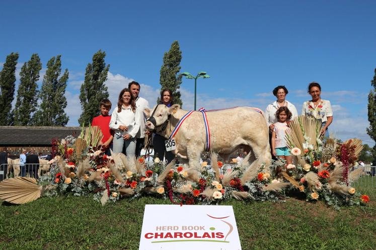 Agakhan, du Gaec Besson (58), a été adjugé 42 300 euros.