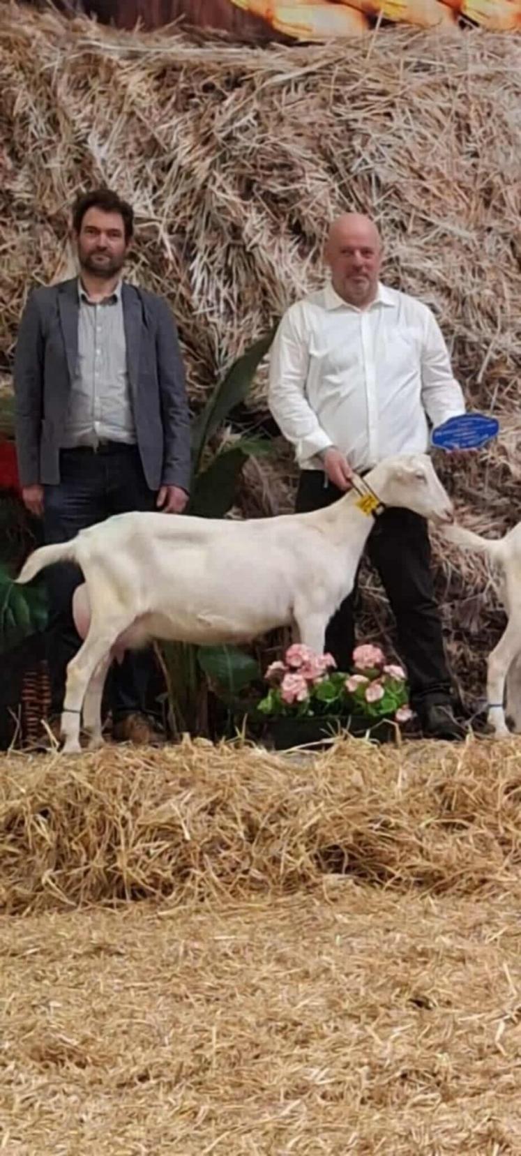 Frédéric Guitton (à dr.) organise le concours.