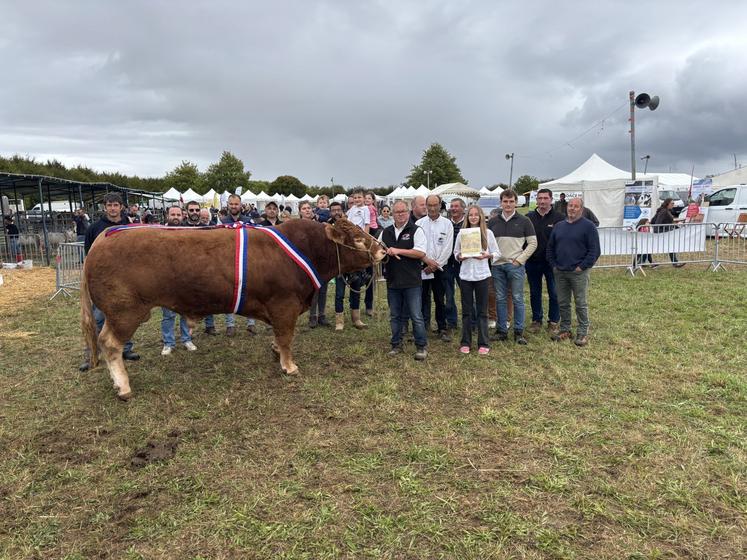 C'est le taureau Tarin qui a été sacré meilleur animal du concours.