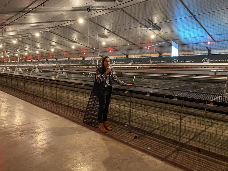 Lucie Mainard a présenté les derniers aménagements réalisés pour le bien-être des poules pondeuses.