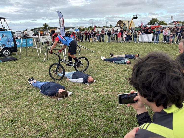 Les démonstrations d'Acro-bike étaient particulièrement impressionnantes.
