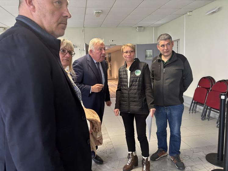 L'entretien avec Gérard Larcher a duré près d'une heure/