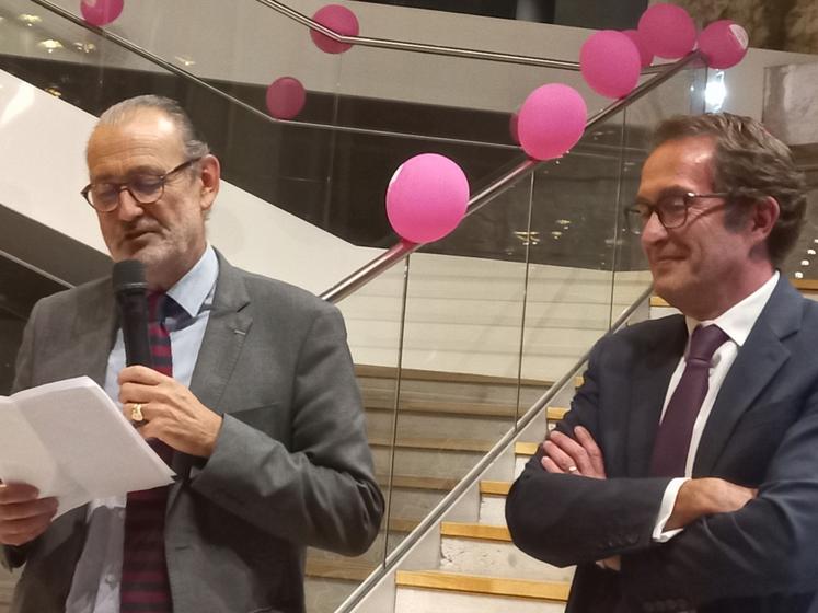 Départ d'Antoine Mornaud du Crédit Agricole Charente-Périgord. À ses côtés, son successeur Benoît Legrand.