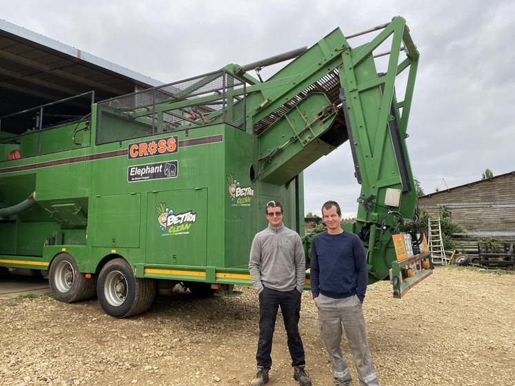 Matthieu et David Grolleau cherchaient à optimiser leur gestion de leurs betteraves, ils ont finalement acheté une machine-usine.