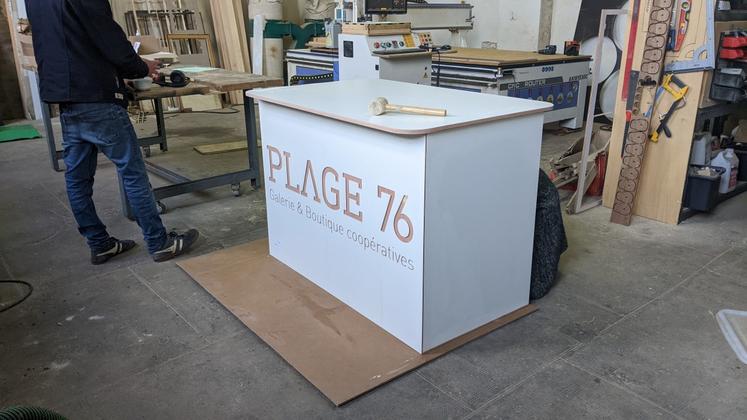 Le projet du fablab tient en la fabrication de mobilier à partir des poussière de chanvre.
