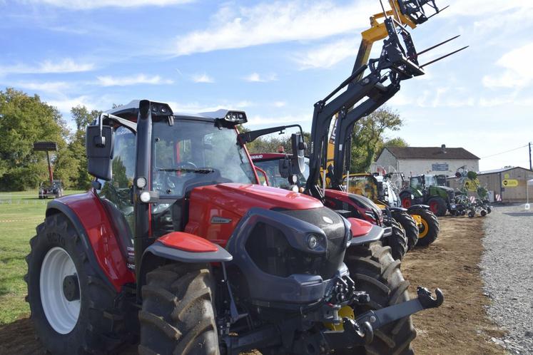 Les exposants de matériels agricoles étaient représentés au comice.