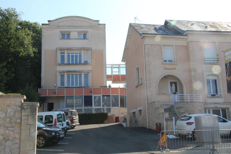 L'ancienne cérélactose de Chauvigny était dans les locaux aujourd'hui utilisés par la MFR, dans le bâtiment au fond.