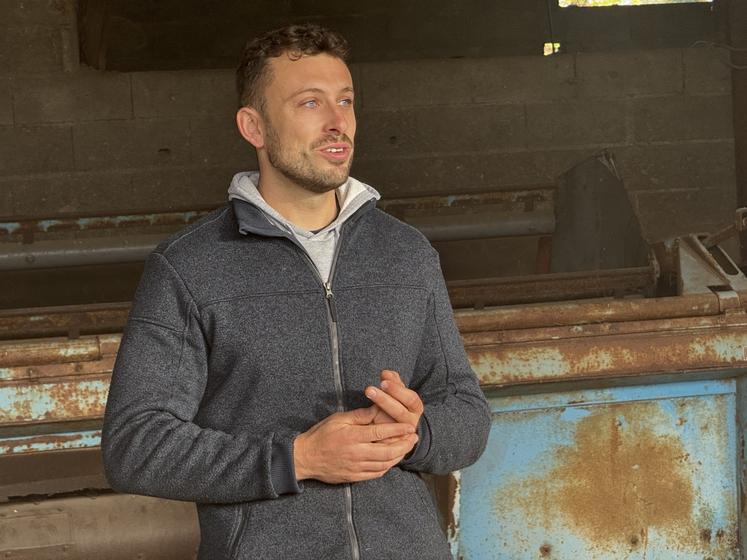 Christophe Dubois, éleveur ovin en agriculture biologique à Champniers.