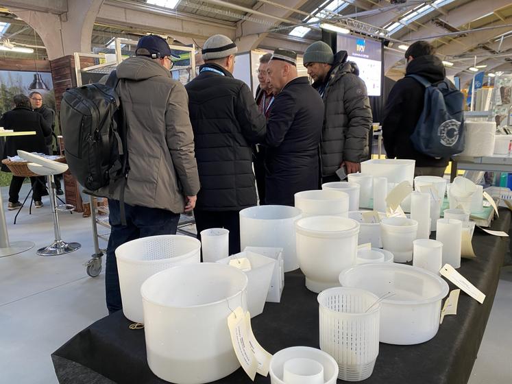 Près de 20 nationalités composaient les délégations étrangères. "Les internationaux ont souvent de très gros élevages", se réjouissent les fournisseurs présents.