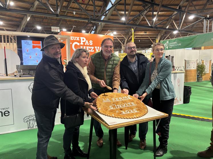 Samedi matin, le Conseil départemental offrait un petit-déjeuner aux éleveurs.