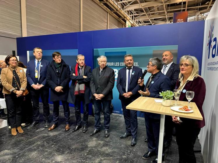 De nombreux élus de la Vienne étaient présents.