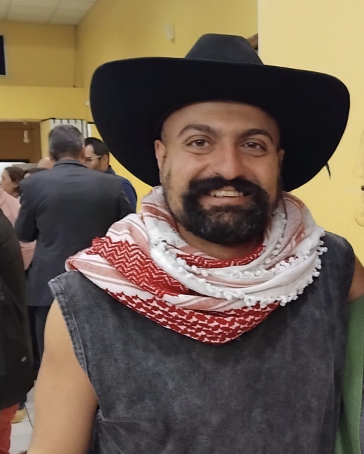 Le conférencier marque les esprits par son look et ses prévisions agroclimatiques.