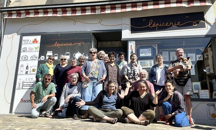 L'équipe de Lépicerie était mobilisée pour les fêtes de Noël. Préparation de colis gourmands et participation aux animations prévues par la ville étaient au programme.
