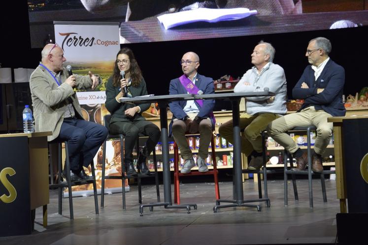 Le débat a réuni sept intervenants en deux tables rondes, le 28 novembre.