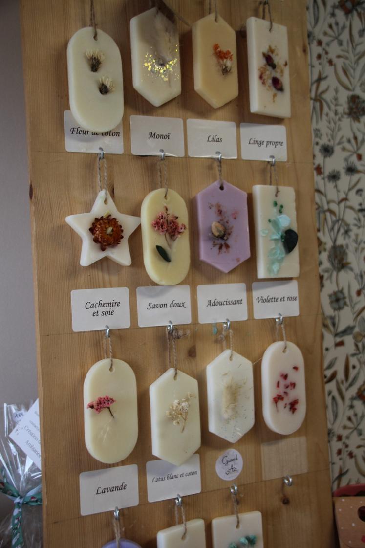 Ces suspensions sont accrochées dans les dressing et peuvent être ensuite fondues.