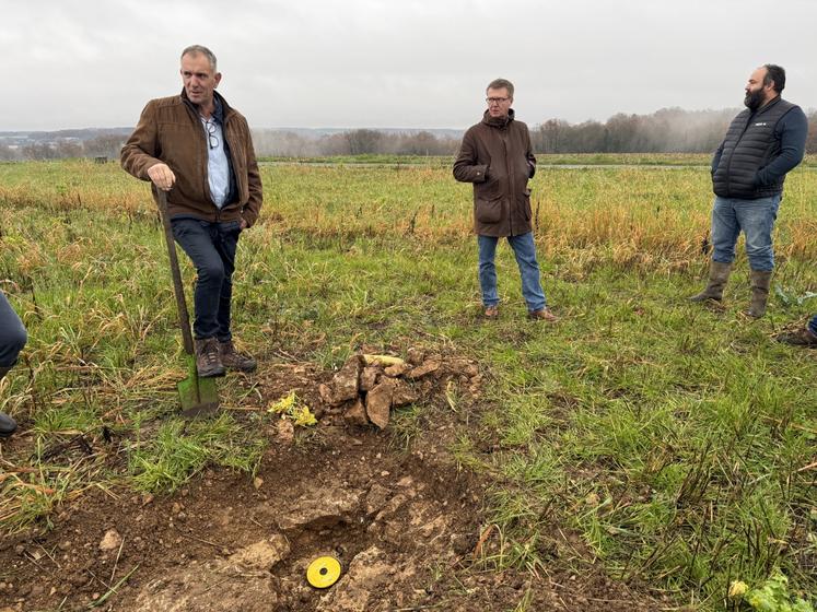 Christian Daniau, céréalier à Puyréaux, aux côtés du président national de la Fop, Benjamin Lammert et du président de la FNSEA 16, Jean-Bernard Sallat (de gauche à droite).