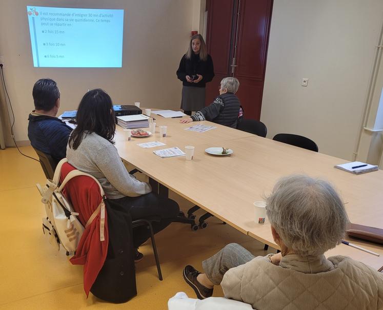 Cette semaine, un atelier "bien-être et santé" avait lieu à la Maison Lisa (Lieu d'information et de soutien pour les aidants) de Châtellerault autour des besoins nutritionnels quotidiens.