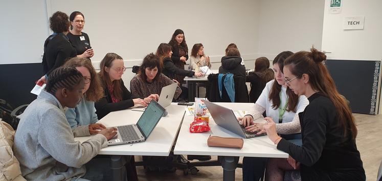 70 femmes en reconversion et 160 scolaires ont assisté à la journée "Numérique pour toutes".