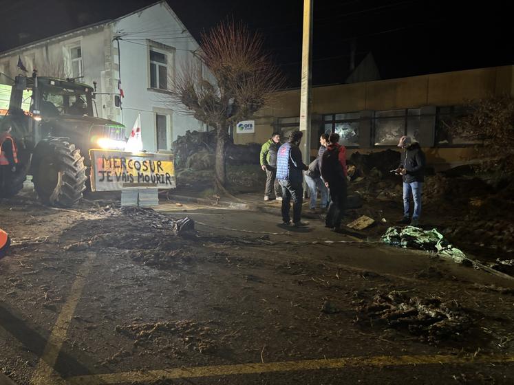 En soirée, les JA se sont rendus à l'OFB.