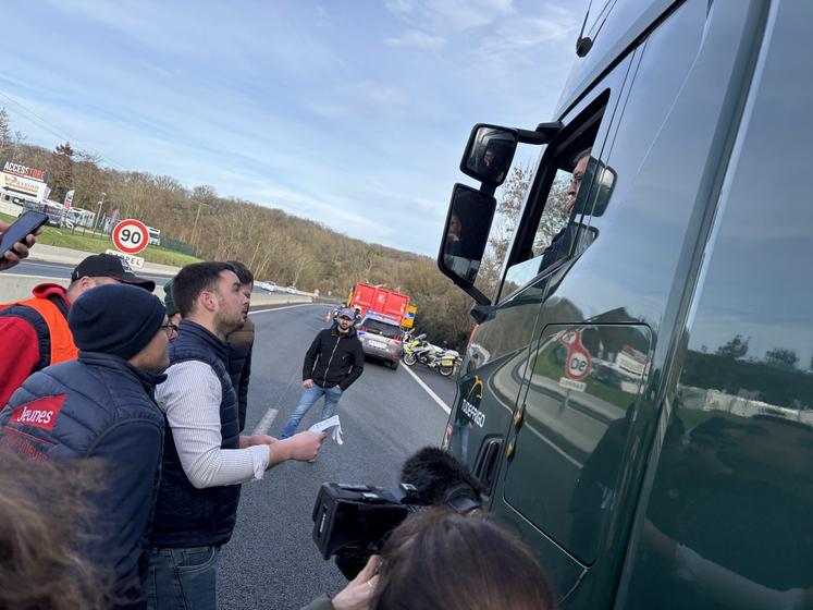 manif JA 86 controle poids lourds