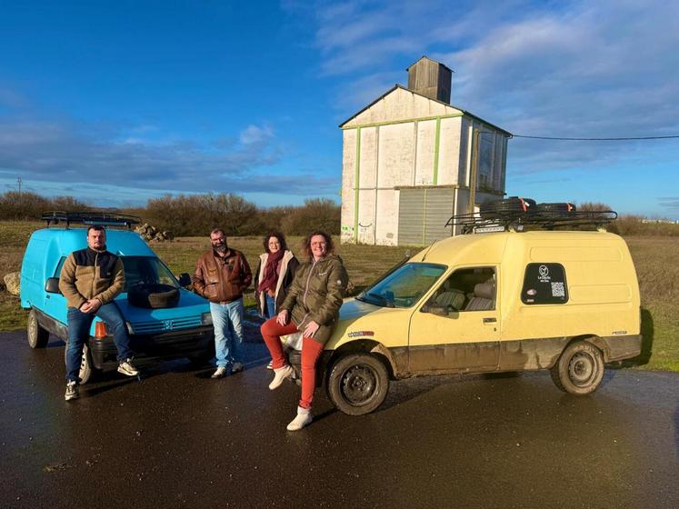 Les deux équipes de Migné-Auxances ont complètement retapé leurs 205 fourgonnettes pour prendre le départ du Nomad Raid.